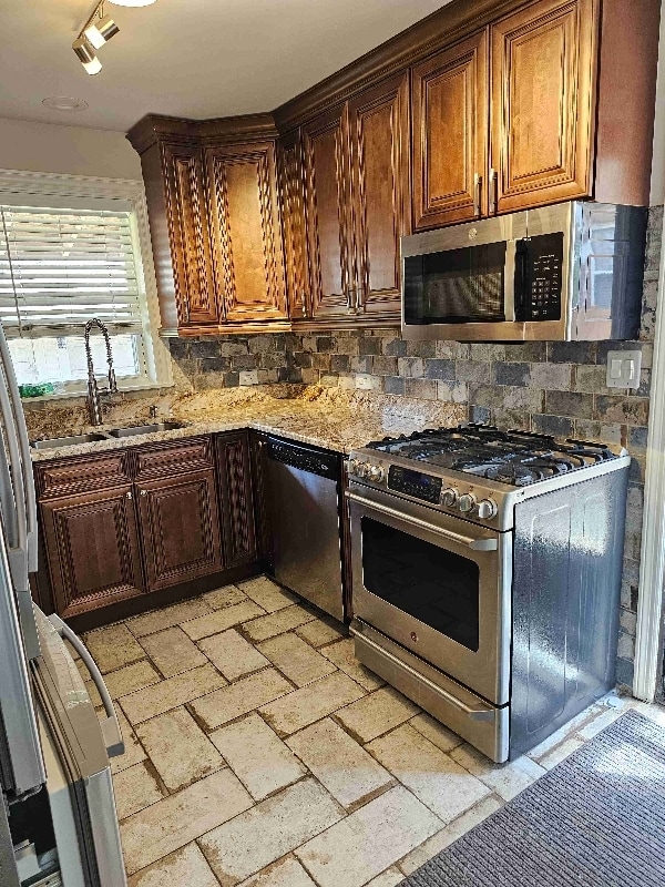Foto del edificio - 7825 Nora Ave