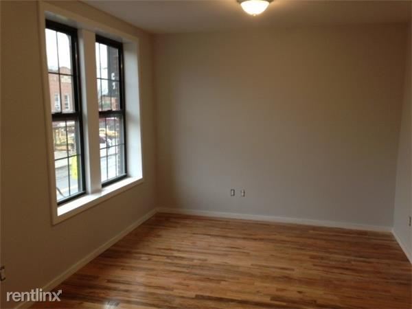 Primary Photo - 3610 Ditmars Blvd
