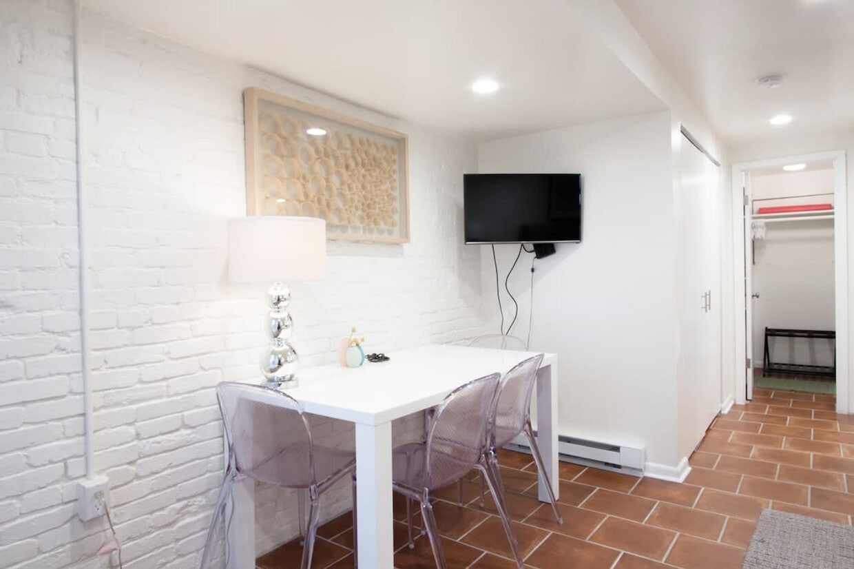 Foto principal - 1712 Johnson Ave NW