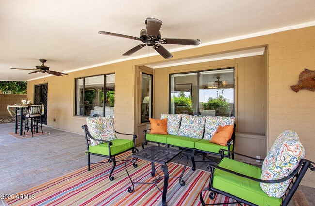 Foto del edificio - 15640 N 55th St