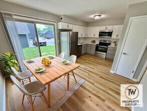 Building Photo - 830 White Oak Dr