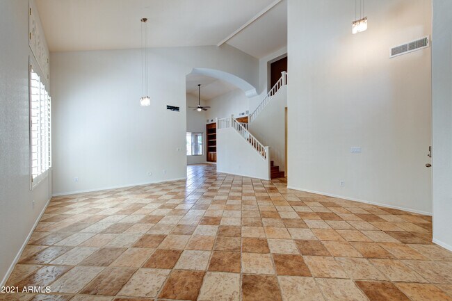 Foto del edificio - 3113 W Whitman Dr