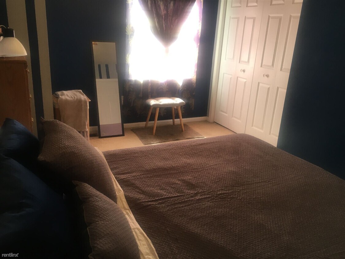 Foto principal - 1 br, 1.5 bath House - 1722 Albert Drive 5