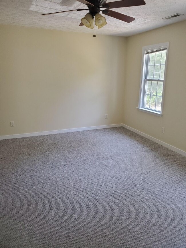 Building Photo - Chesterfield-4 bed 3 1/2 bath Home with 2 Primary Bedrooms