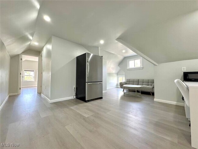 Foto del edificio - 11001 Ashbury Ave