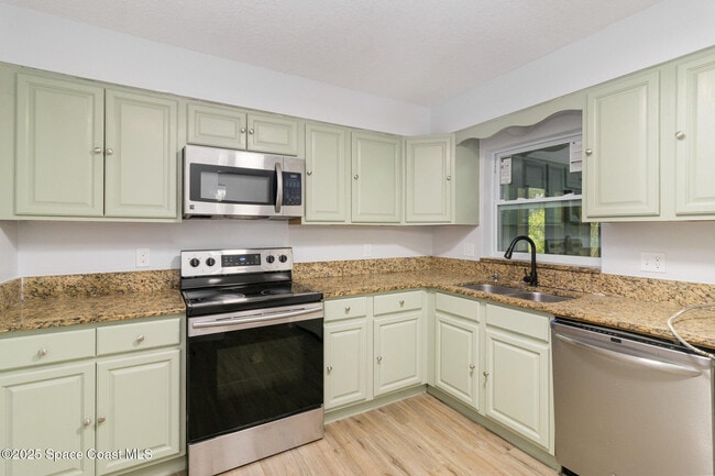 Building Photo - 1318 San Filippo Dr SE