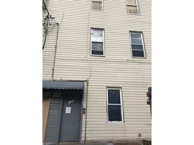 Primary Photo - 1372 Zerega Ave