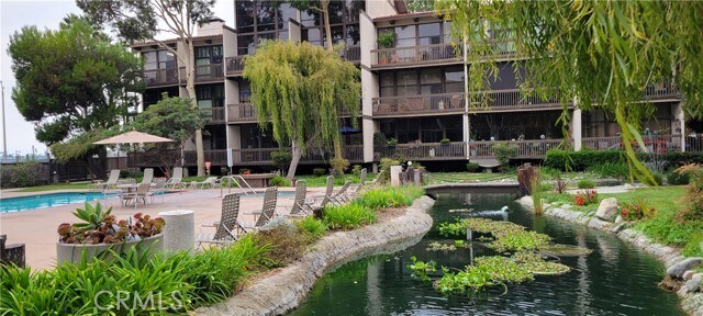 Building Photo - 7217 Marina Pacifica Dr S