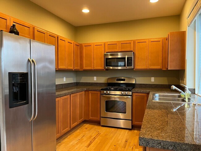 Foto del edificio - Lovely 3 Bedroom Home in Lakeland Hills In Auburn