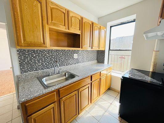 Foto del edificio - 1 bedroom in BRONX NY 10471