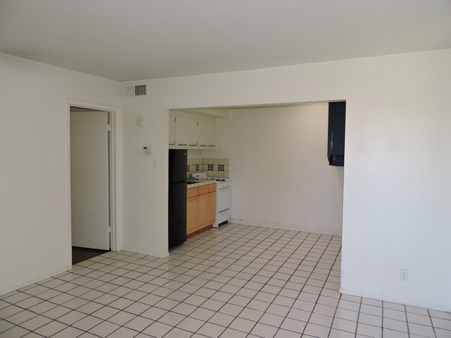 Building Photo - 124 S Carney Ave