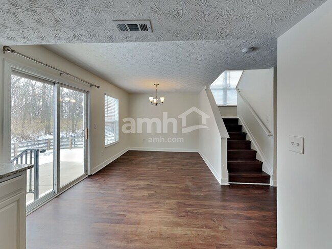 Foto del edificio - 568 Princeton St