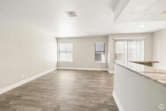 A3 1BR, 1BA - 710SF - Living Area - Waterside Apartments Tulsa