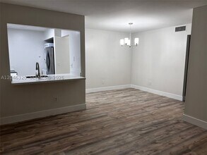 Building Photo - 2610 W 67th Pl