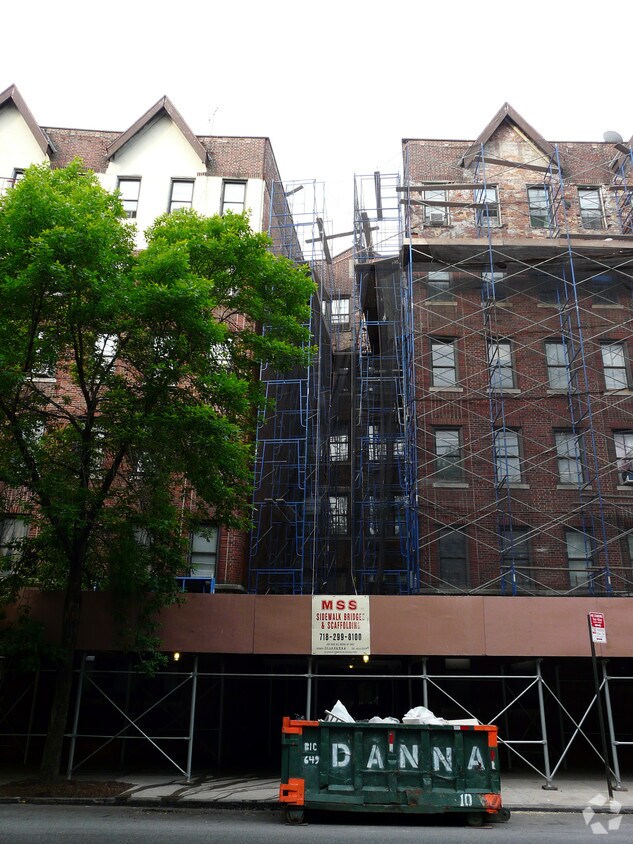 Building Photo - 66 W Gun Hill Rd