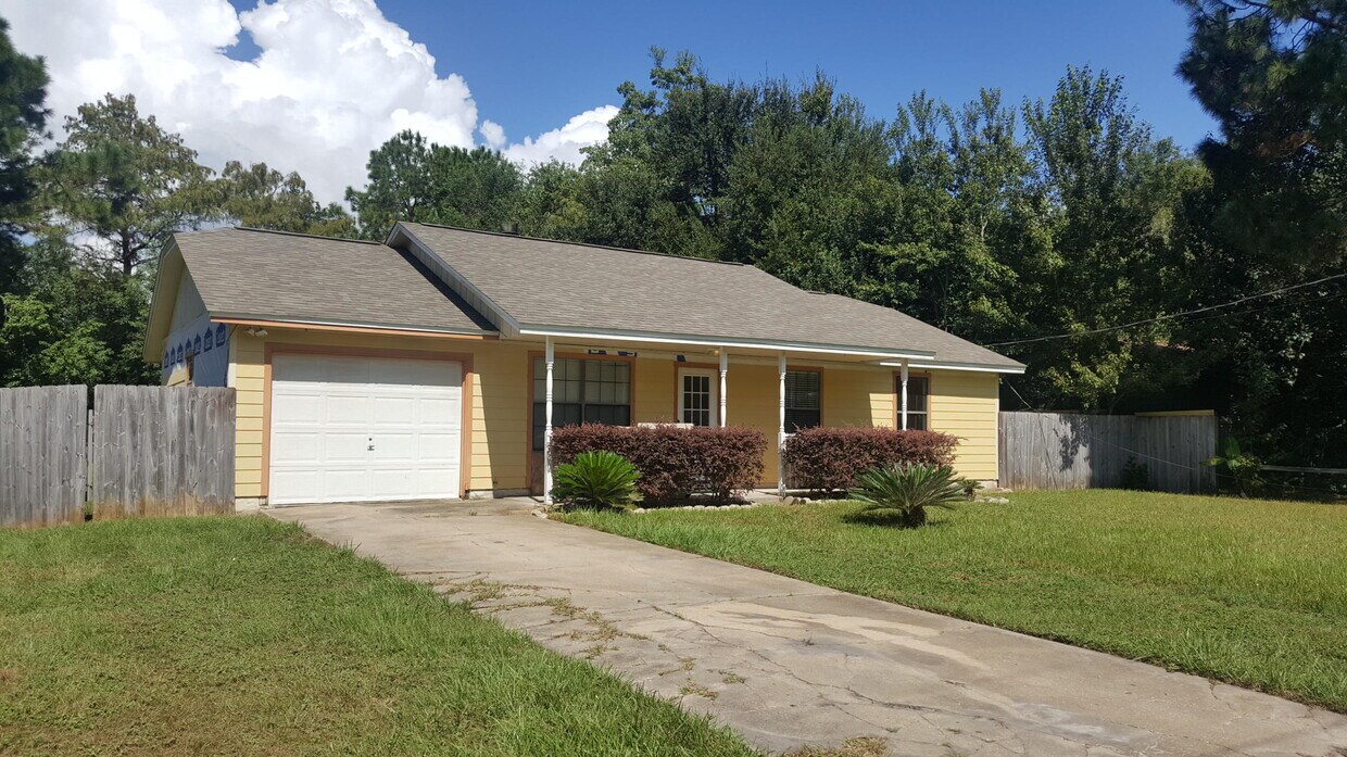 8352 Verdura St, Navarre, FL 32566 House Rental in Navarre, FL