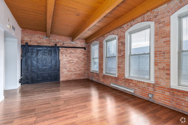 Studio - 423SF - Living Room - Nettleton Commons Apartments