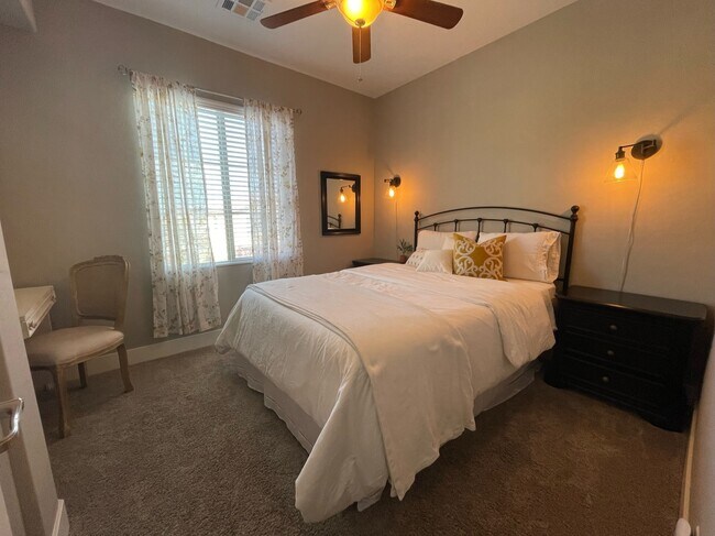 bedroom 4 - 10647 Marble Arch St