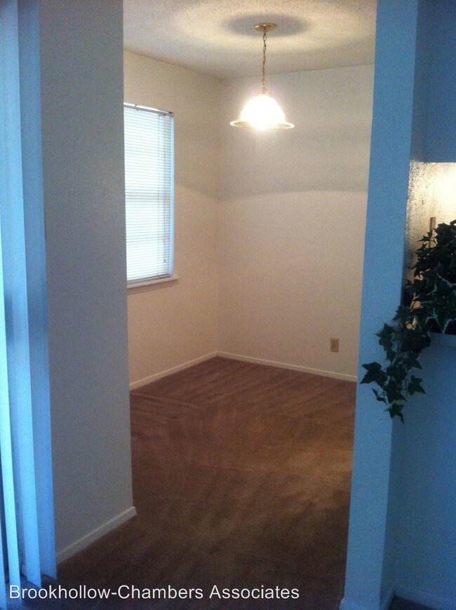 Foto del edificio - 7811 Chambers Rd