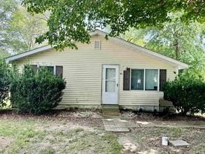 Building Photo - 800 Clark St