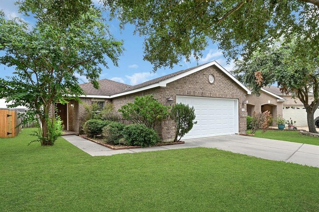 Foto del edificio - 7502 Honey Pine Ln