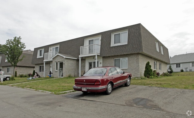 Building Photo - Oakridge Condo Apartments