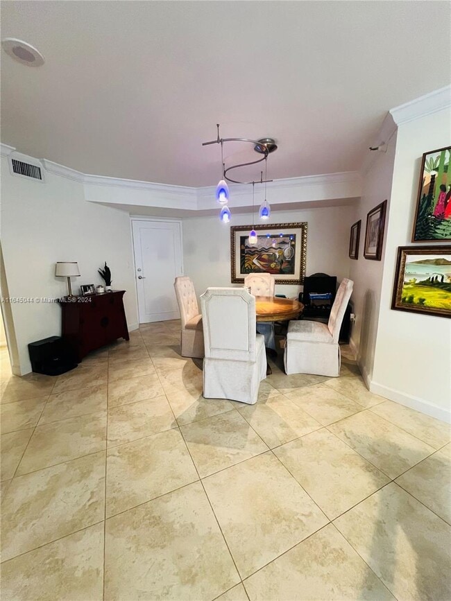 Building Photo - 15645 Collins Ave