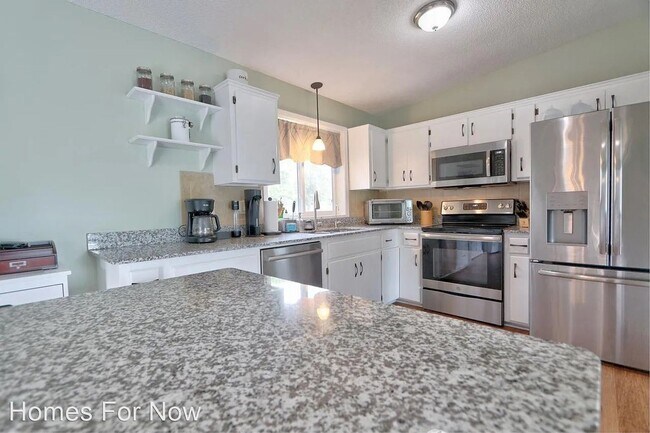 Foto del edificio - 4 br, 2 bath House - 670 Saxony Circle