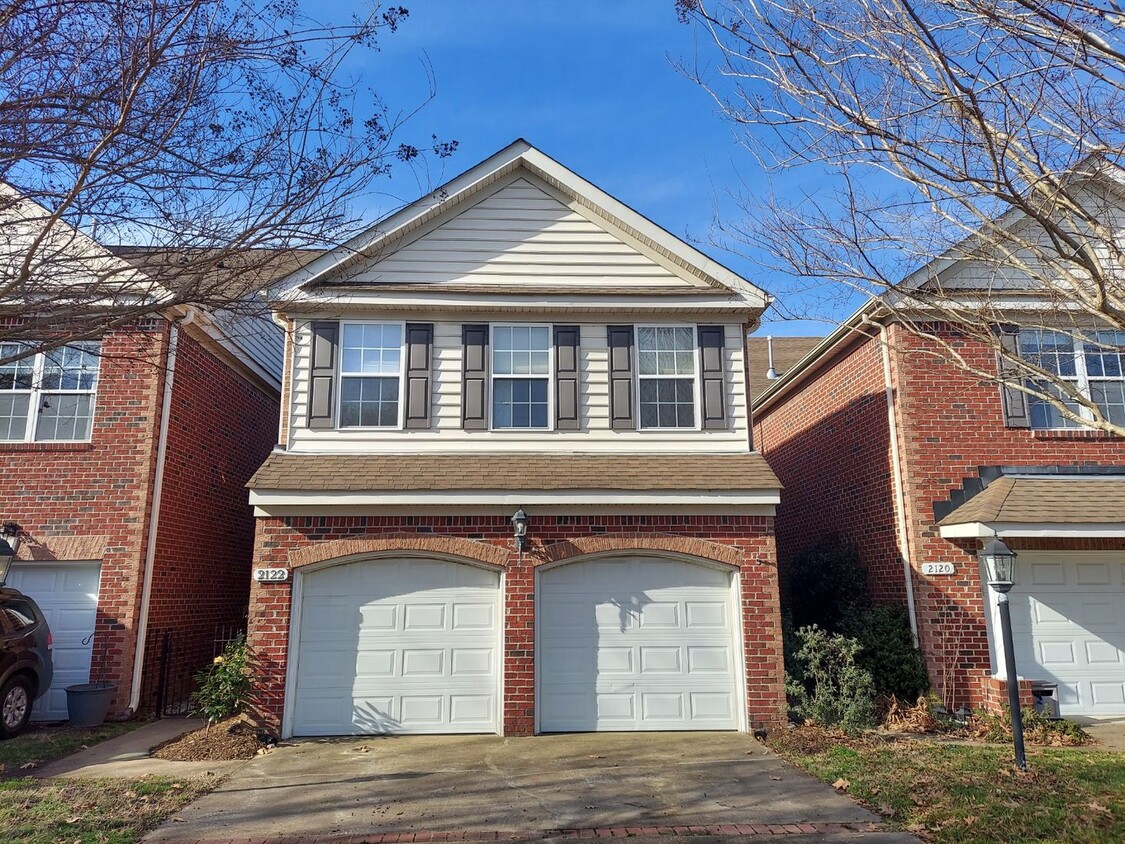 Primary Photo - 3 Bed 2.5 Bath Townhouse