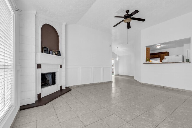 Foto del edificio - 7227 Greenyard Dr