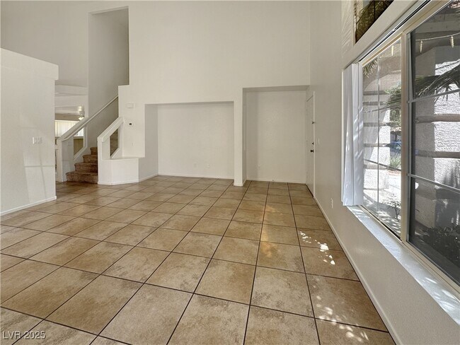 Foto del edificio - 8700 Raindrop Canyon Ave