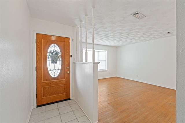 Building Photo - 216 Allenwood Dr