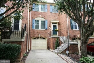 Building Photo - 1392 Park Garden Ln