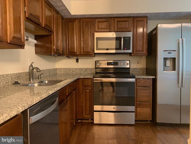 Foto del edificio - 2125 Preston Square Ct