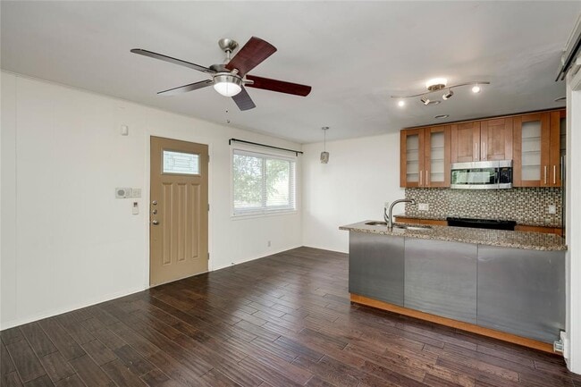 Building Photo - 1511 Shoal Creek Blvd