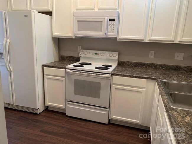 Building Photo - 2726 Avalon Loop Rd