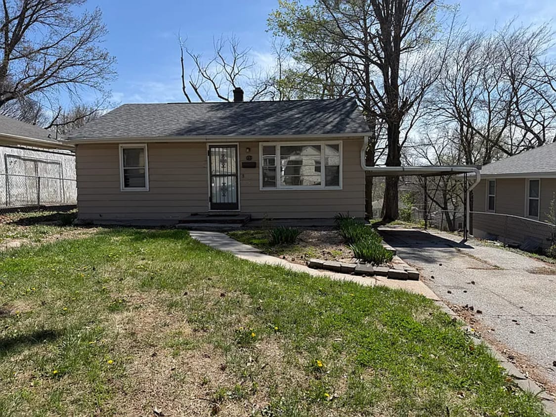 Photo - 3941 Himebaugh Ave - 2 Bed/1 Bath in North Omaha | Move-in special: $350 off if you sign a lease by 