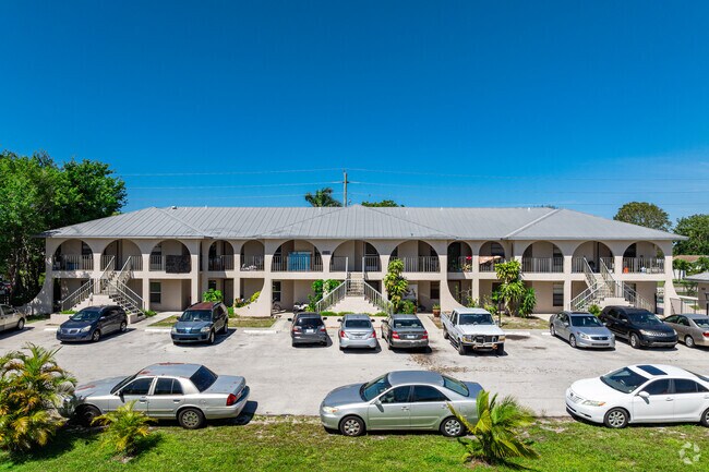 Building Photo - 4240 Gulfstream Dr
