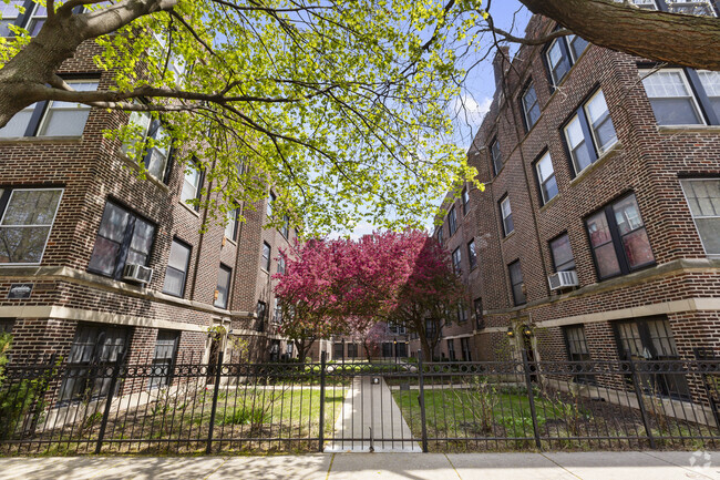 Building Photo - 5331 S Cornell Ave