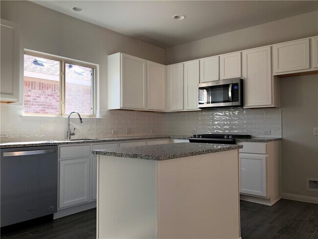 Foto del edificio - 1744 Cherokee Nation Trail