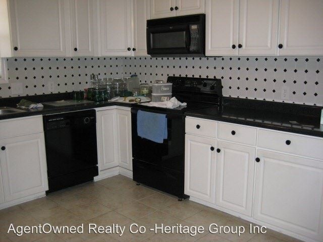 Building Photo - 4 br, 3 bath House - 1101 Tennis Lane