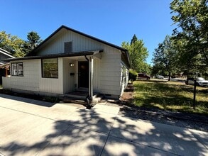Building Photo - 2525 Kincaid St