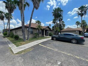 Building Photo - 624 S Pleasantview Dr