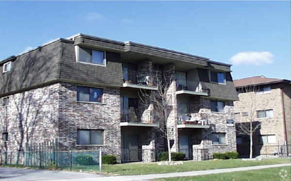 Primary Photo - 9822 Nottingham Ave