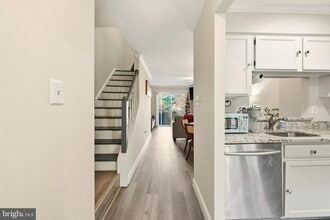 Building Photo - 2964 Kings Station Ct