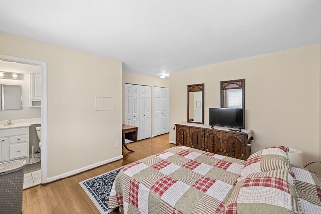 Foto del edificio - Gorgeous Central Single Family in Heart of Rockville