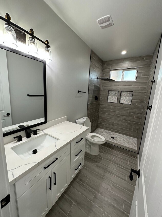 Foto principal - 36824 W Whitton Ave