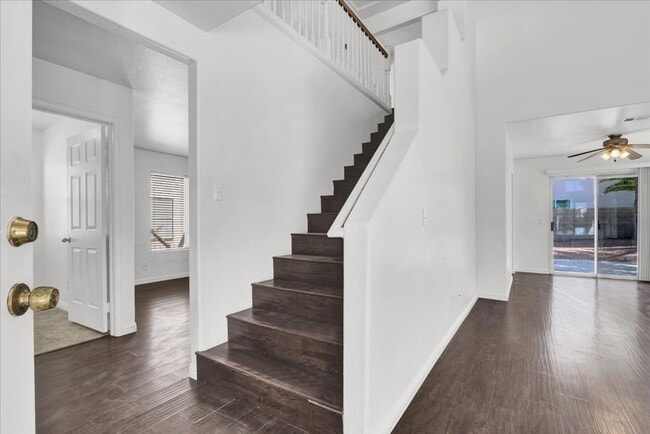 Building Photo - 8217 Beekman St