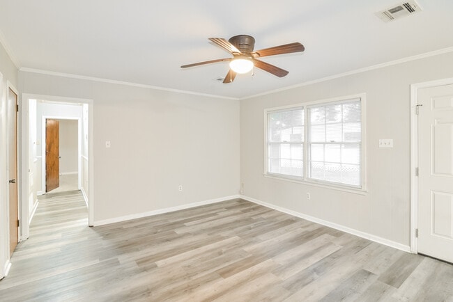 Building Photo - 758 Forestdale Dr