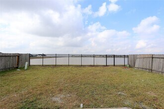 Building Photo - 9218 Mission Arbor Ln